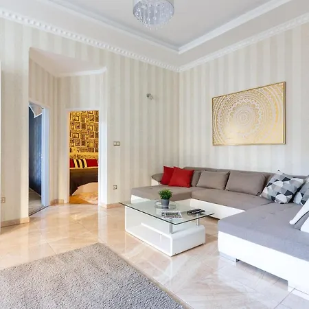 Luxury Downtown By Anna Lägenhet Budapest