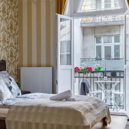 Luxury Downtown By Anna Budapest