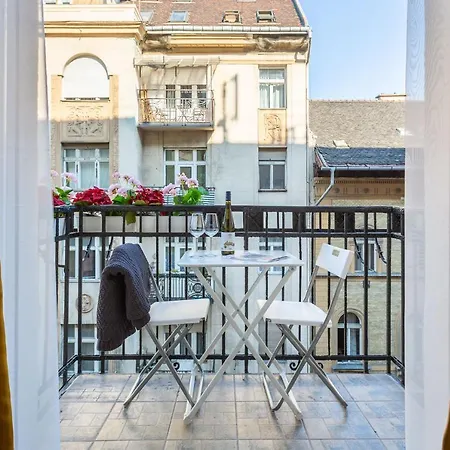 Luxury Downtown By Anna *