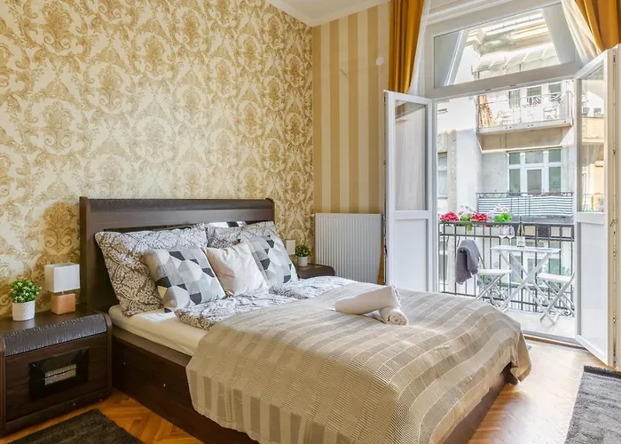 Luxury Downtown By Anna