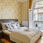 Luxury Downtown By Anna