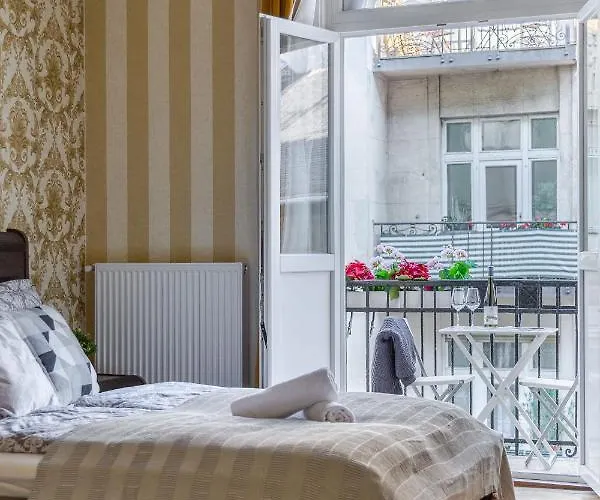 Luxury Downtown By Anna Budapest