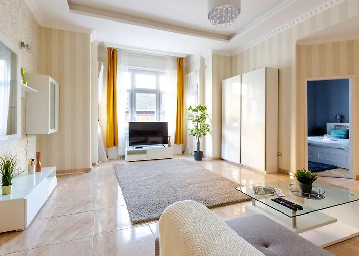 Luxury Downtown By Anna Budapest
